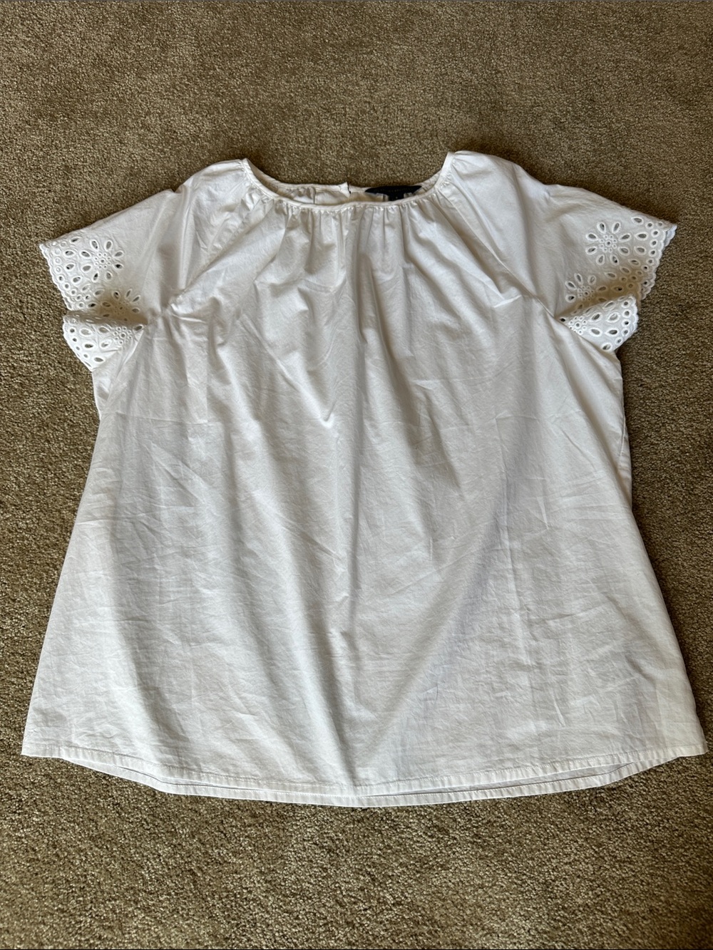 NWT Brooks Brothers White Eyelet Sleeve Cotton Blouse. Size 8